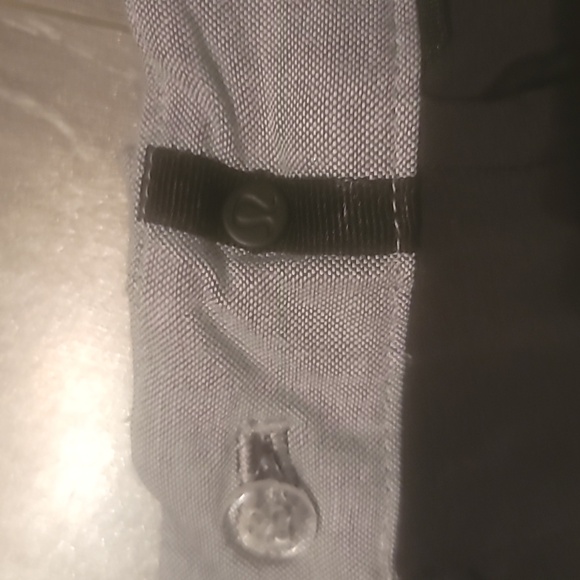 Lululemon Men's Gray Shorts - Picture 3 of 5